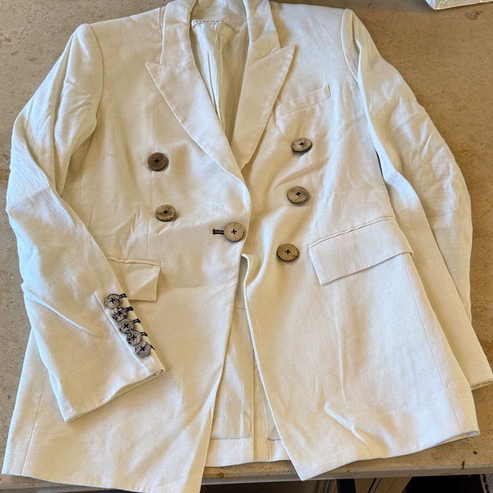 Veronica Beard  NWOTWhite Double-Breasted linen Women's Blazer with wood buttons